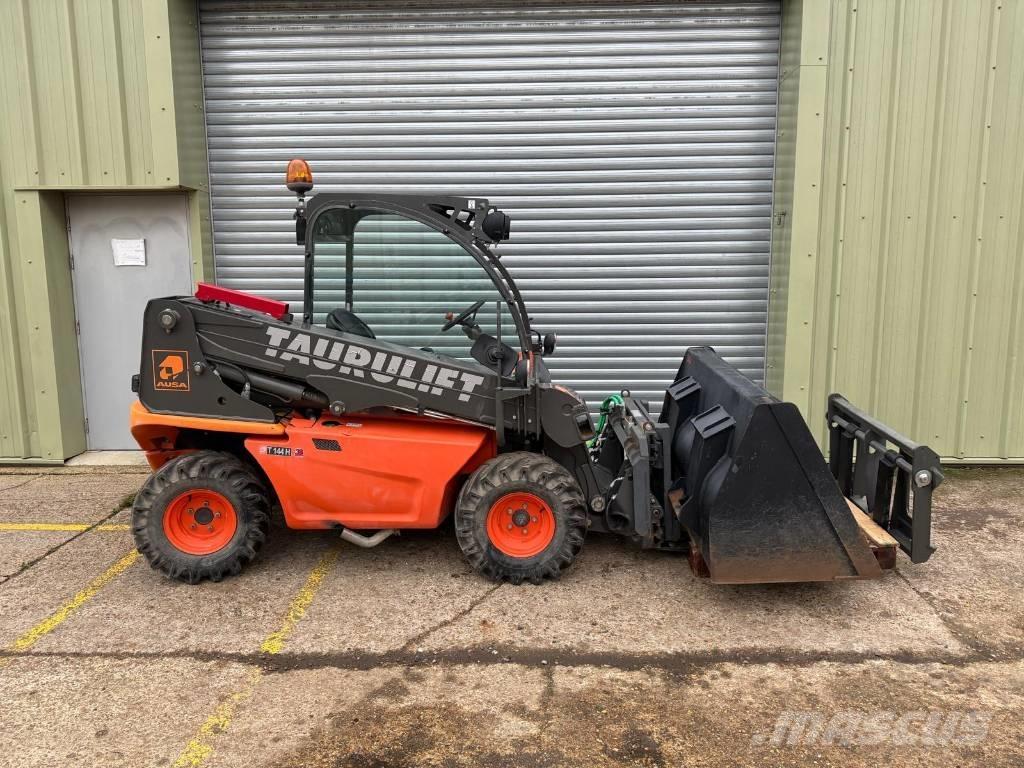 Ausa T 144 H Teleskopické manipulátory