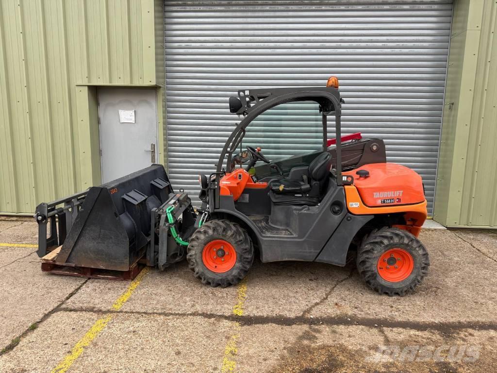 Ausa T 144 H Teleskopické manipulátory