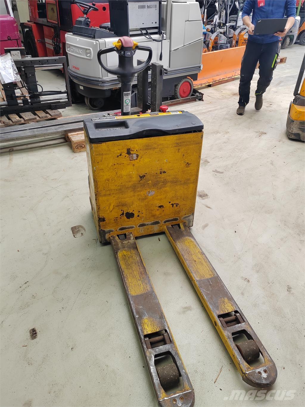 OM TL 18 Ručně vedené vysokozdvižné vozíky