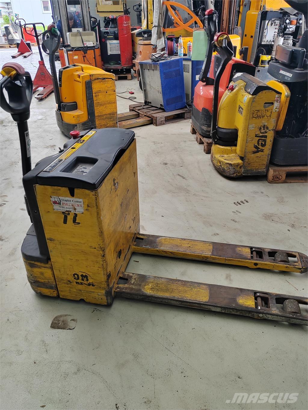 OM TL 18 Ručně vedené vysokozdvižné vozíky