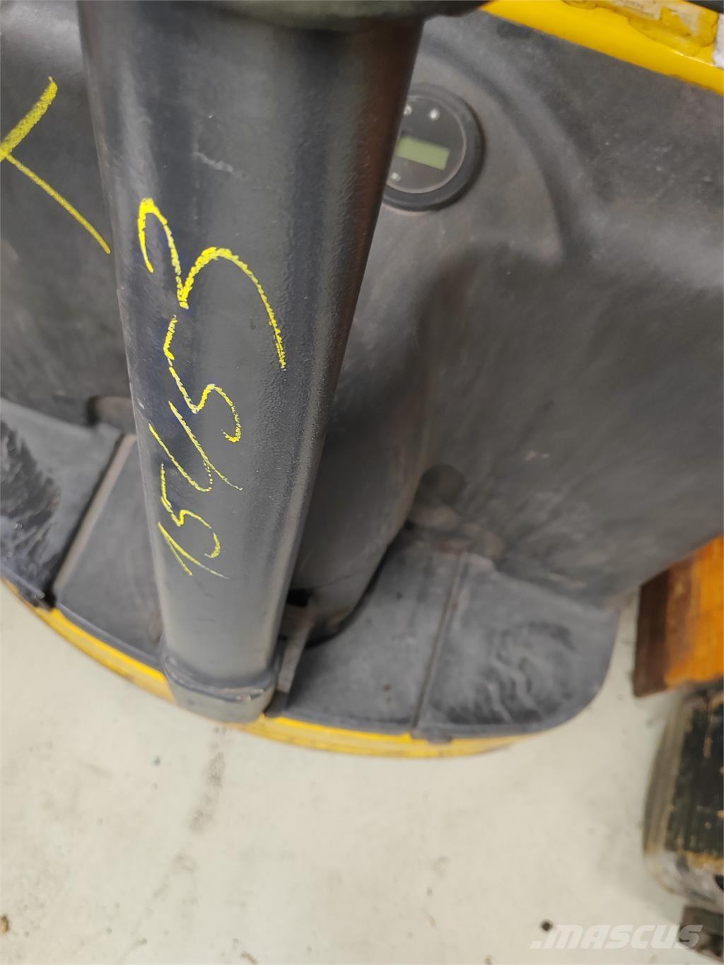 OM TL 18 Ručně vedené vysokozdvižné vozíky