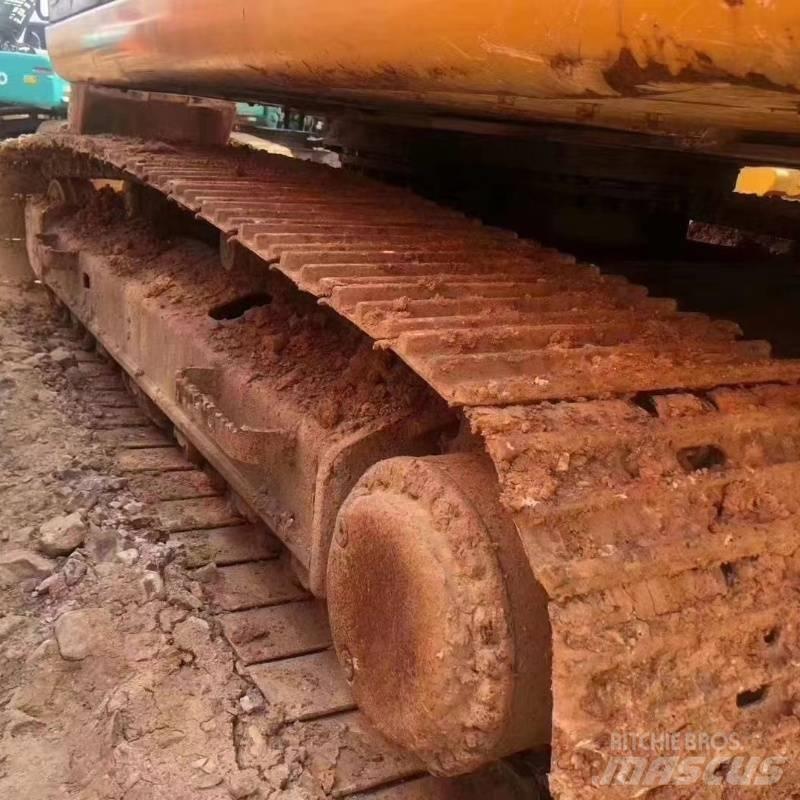 CAT 324 Pásová rýpadla
