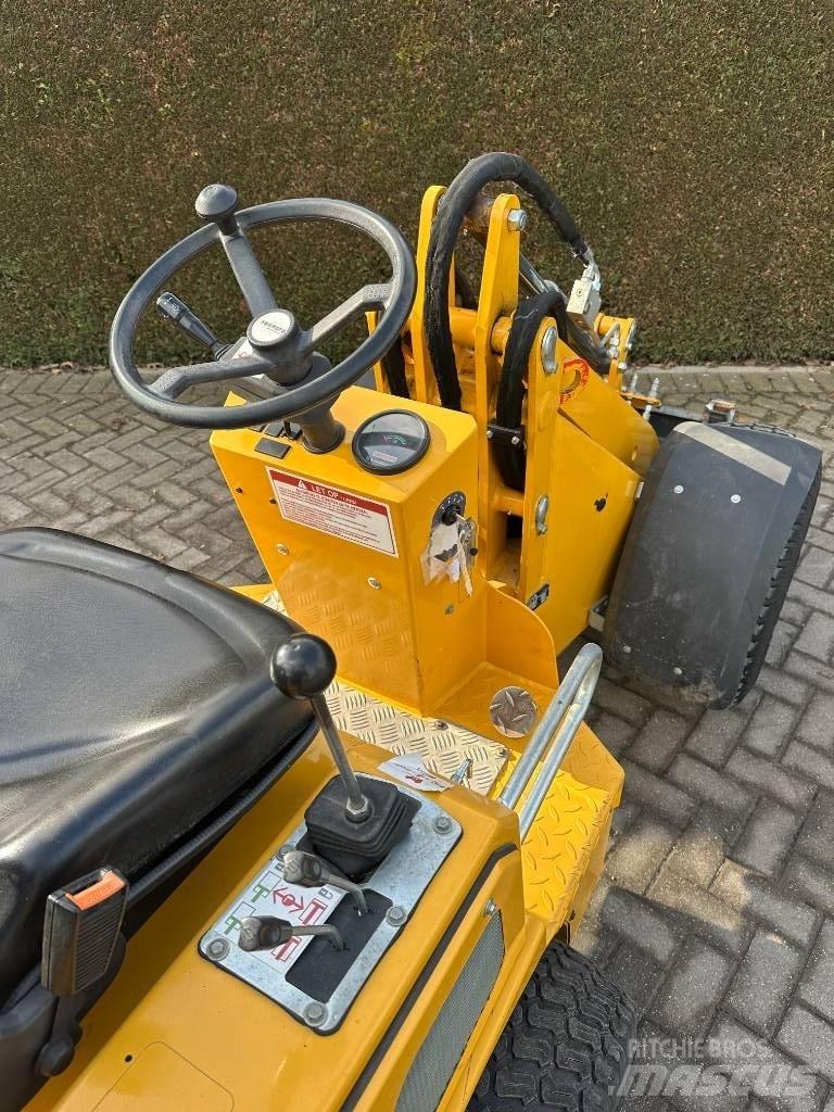 Knikmops KM 130 Víceúčelové nakladače