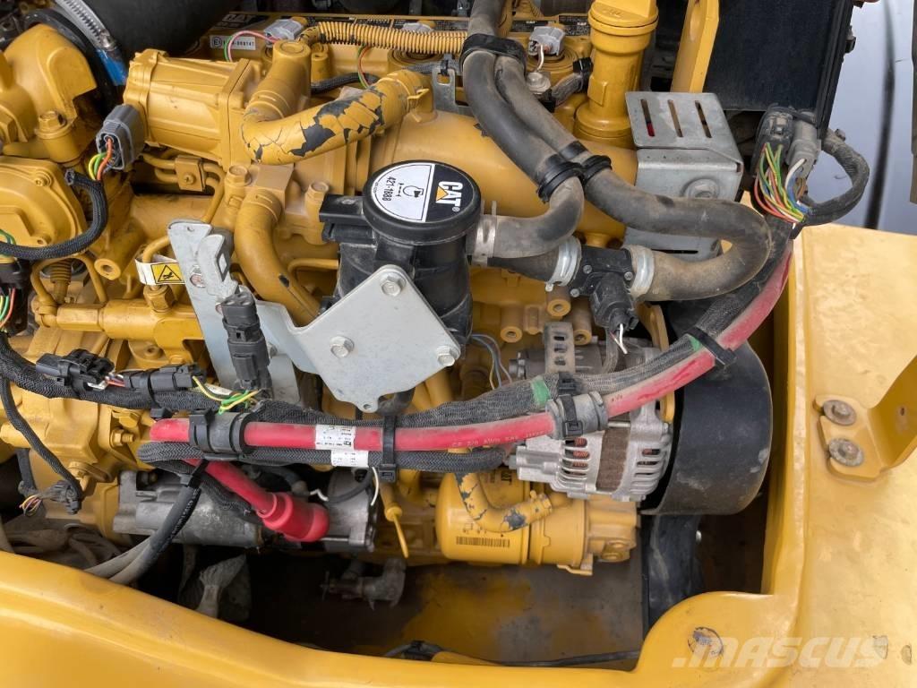 CAT 908M Kolové nakladače