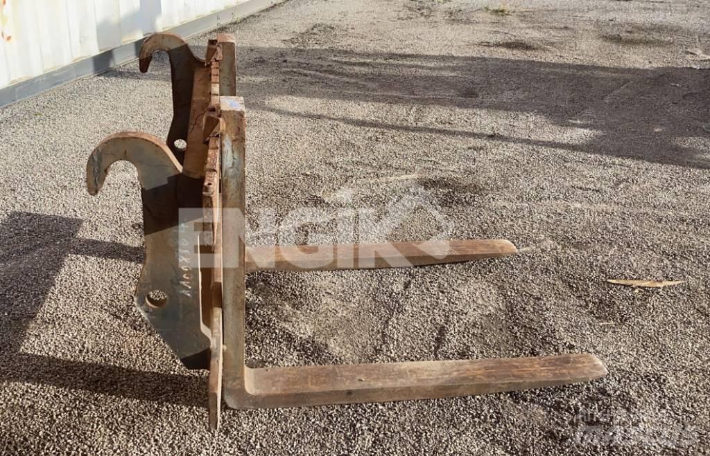CAT Fourches Kolové nakladače