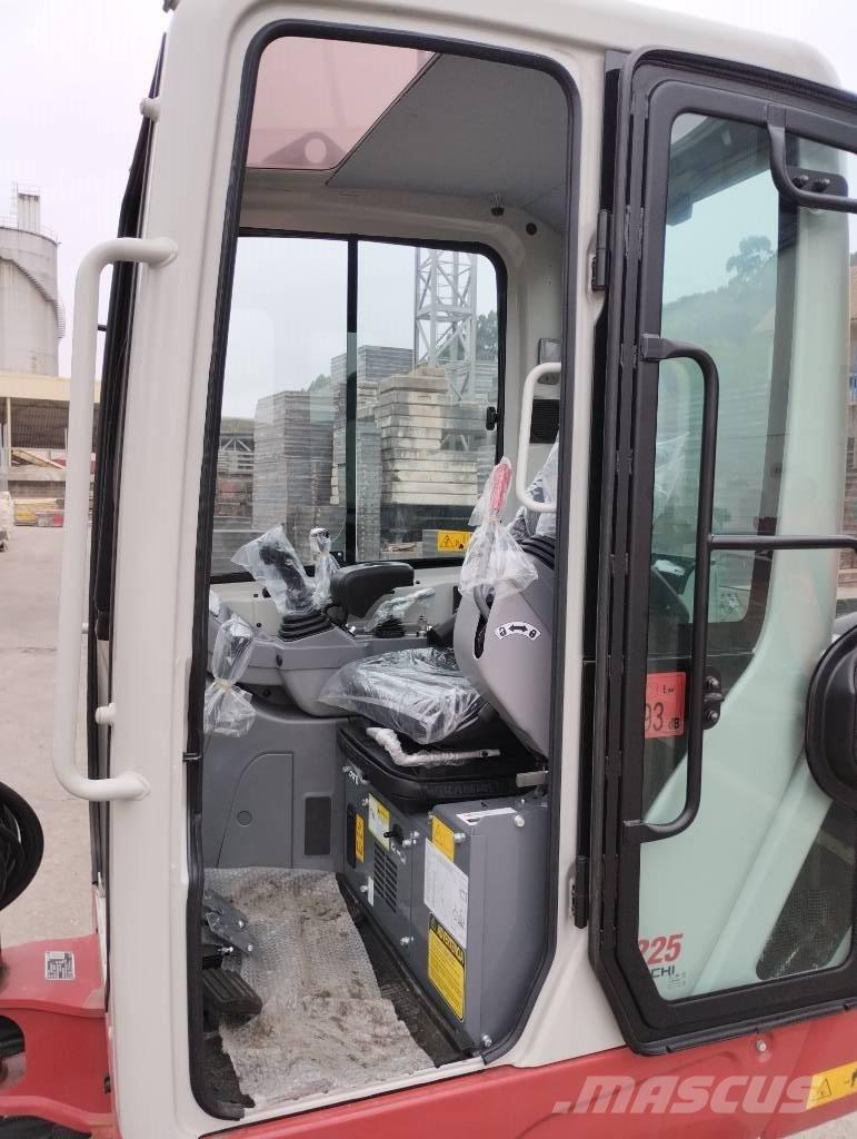 Takeuchi TB 225 Mini rýpadla < 7t