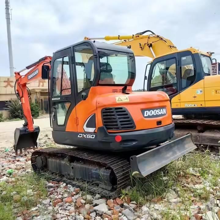 Doosan DX 60 Pásová rýpadla