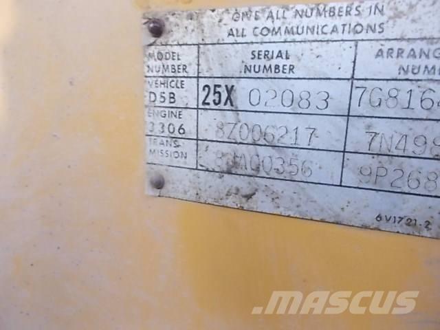 CAT D 5 B Pásové dozery