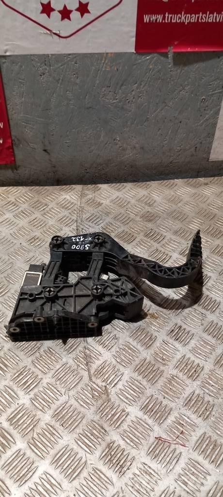 Scania R 480    1753411 Kabiny a interiér