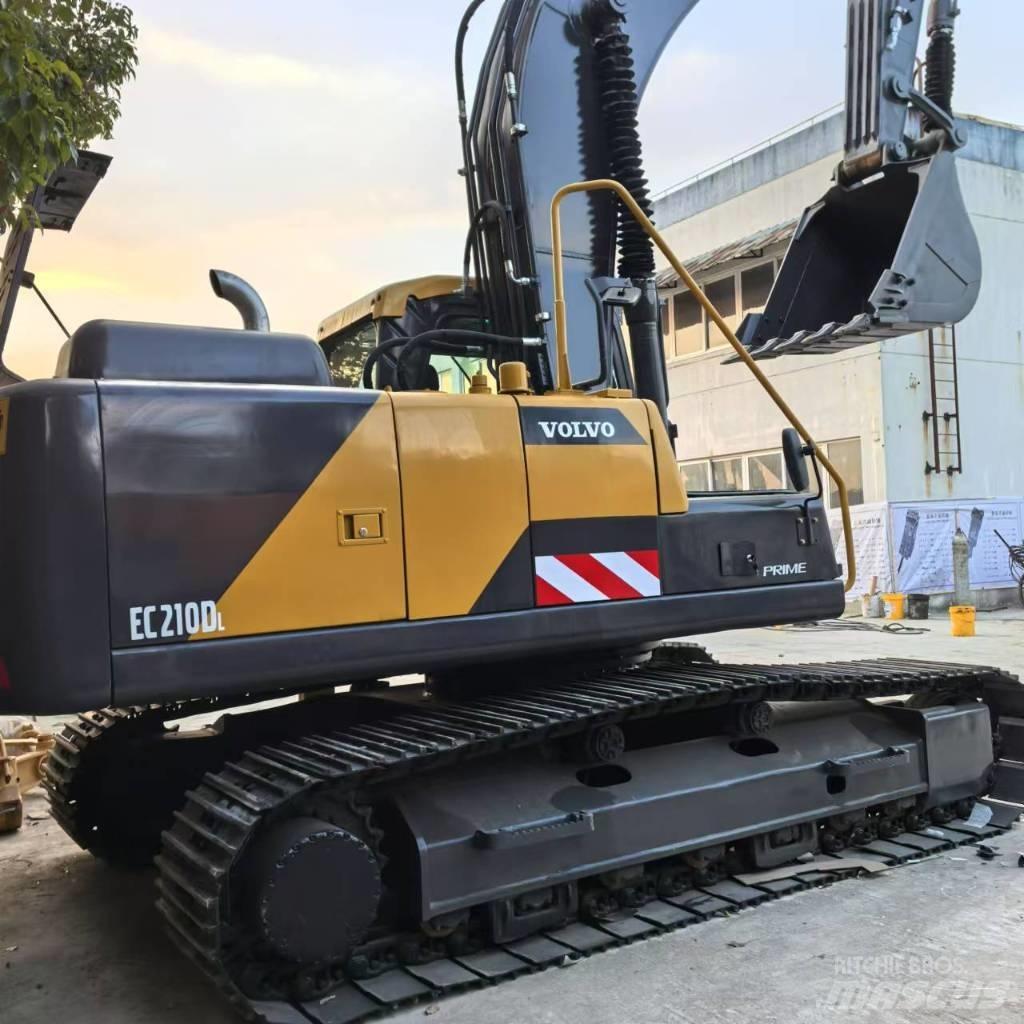 Volvo EC 210 D Midi rýpadla 7t - 12t