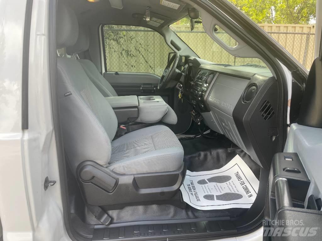 Ford F 550 Další