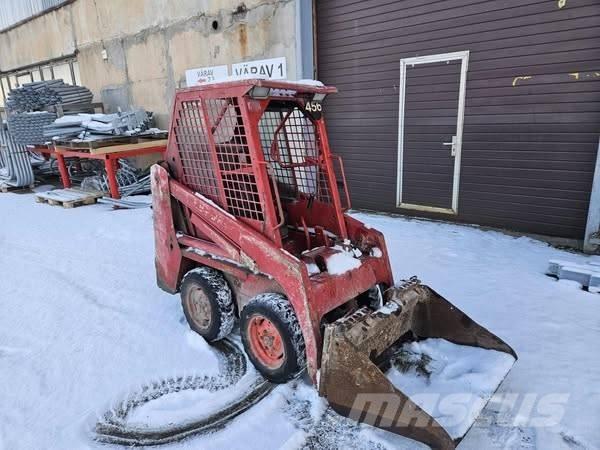 Bobcat 463 Smykem řízené nakladače