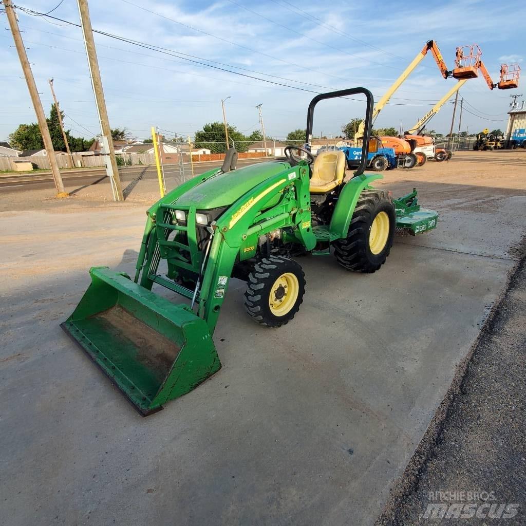 John Deere 3203 Kompaktní traktory