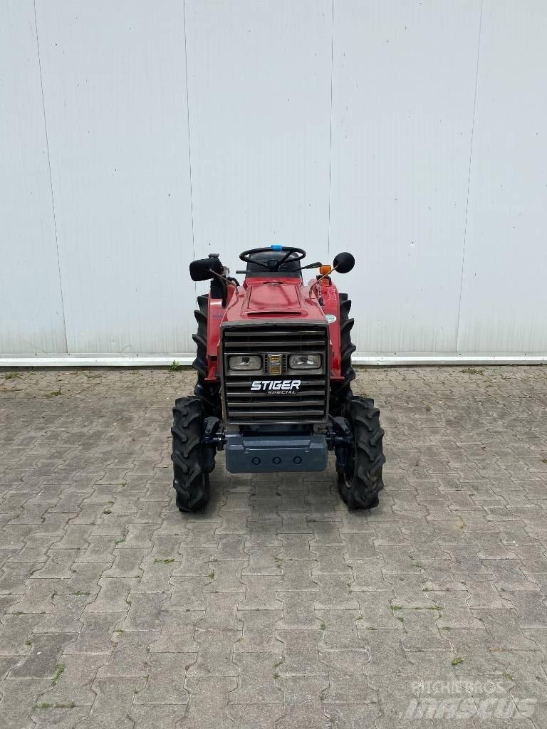 Shibaura P15 Kompaktní traktory