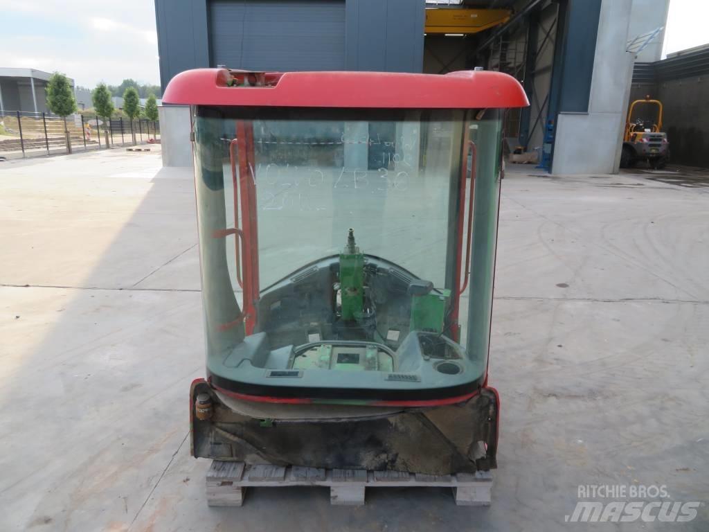Volvo L30B / L35B Kabiny a interiér