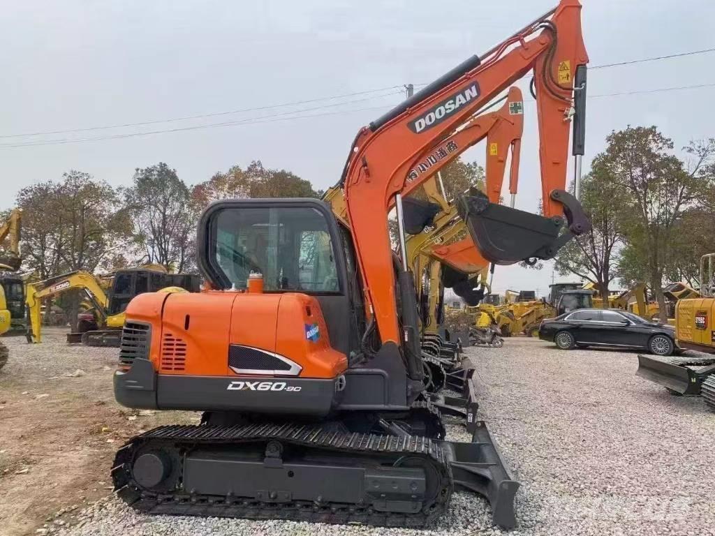 Doosan DX 60 Pásová rýpadla