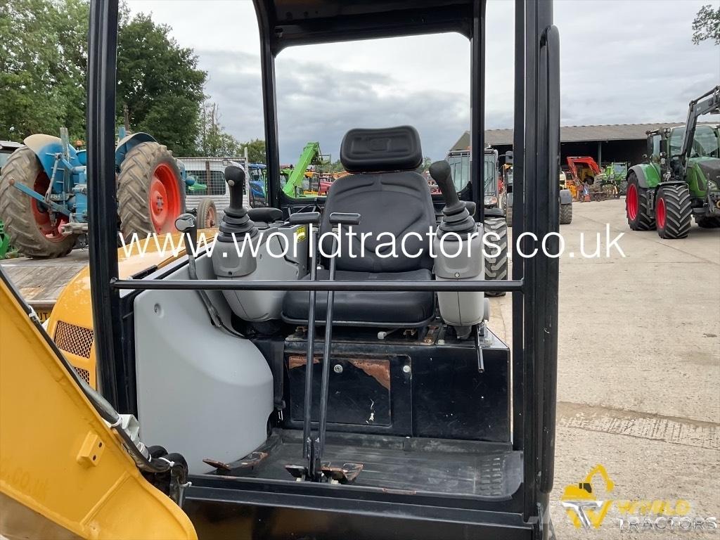 CAT 302.7 D CR Mini rýpadla < 7t