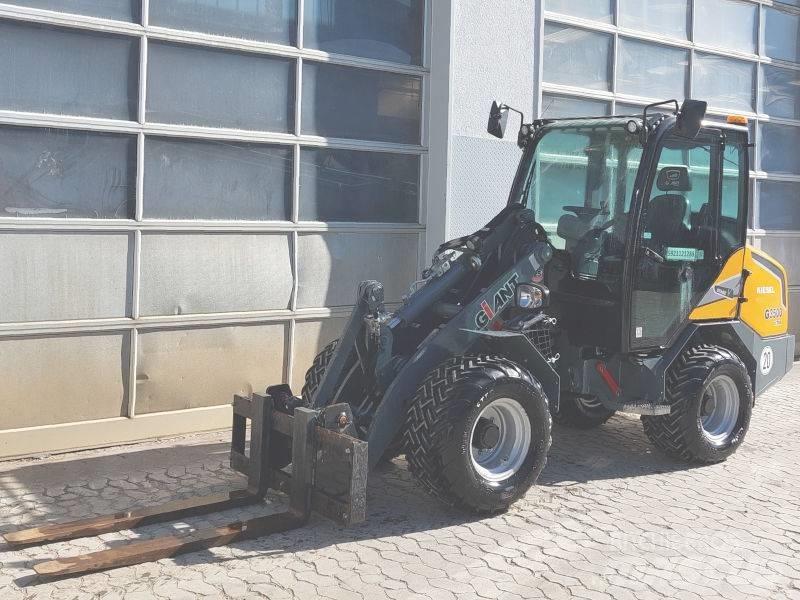 Giant G 3500 X-Tra Smykem řízené nakladače