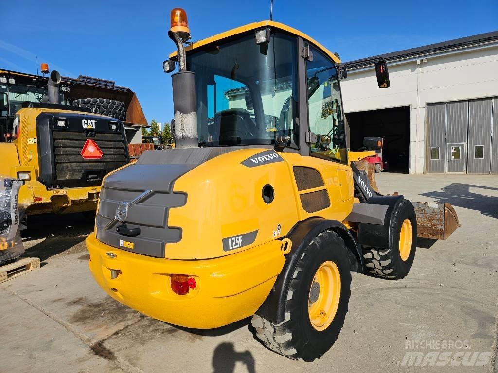 Volvo L 25 F Kolové nakladače