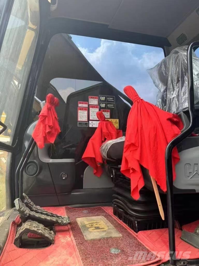 CAT 330 Pásová rýpadla