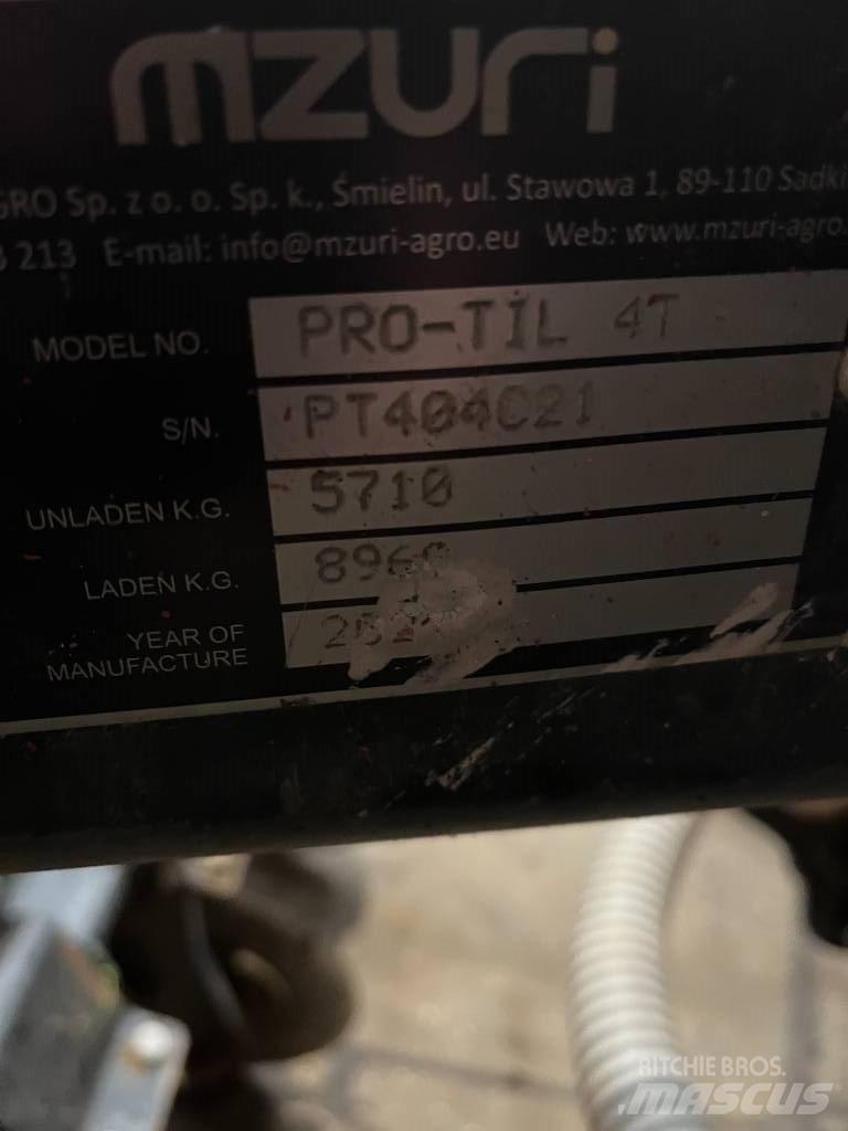  Mzuri Protil4T Mechanické secí stroje