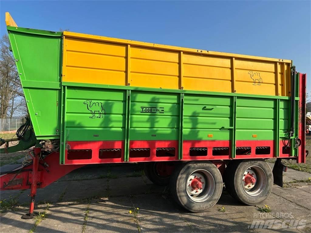 Fortschritt T 088 Rozmetadla chlévské mrvy