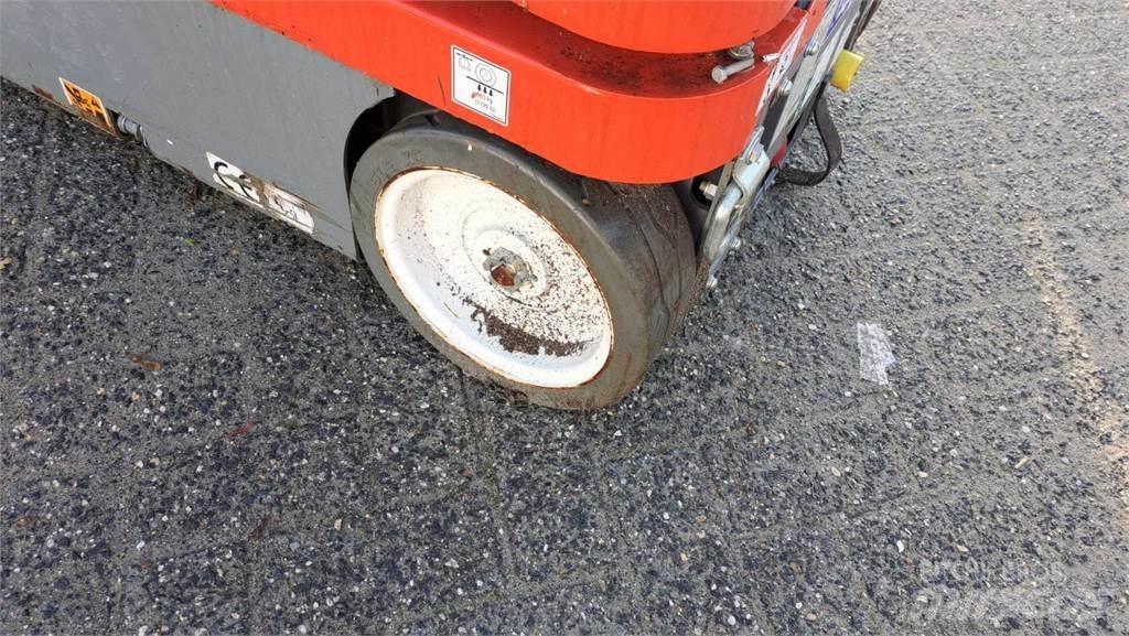 SkyJack SJ16 Další zvedače a plošiny