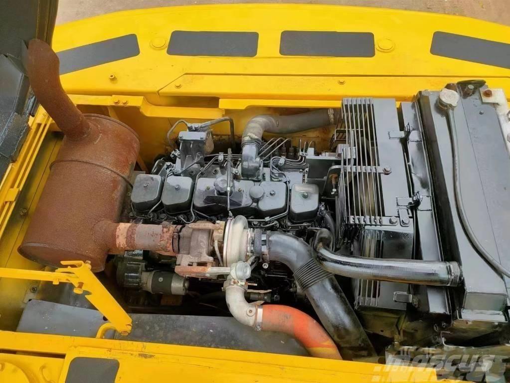 Komatsu pc220-7 Pásová rýpadla