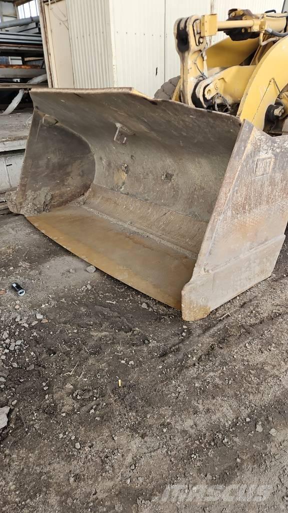 CAT 962 G Kolové nakladače