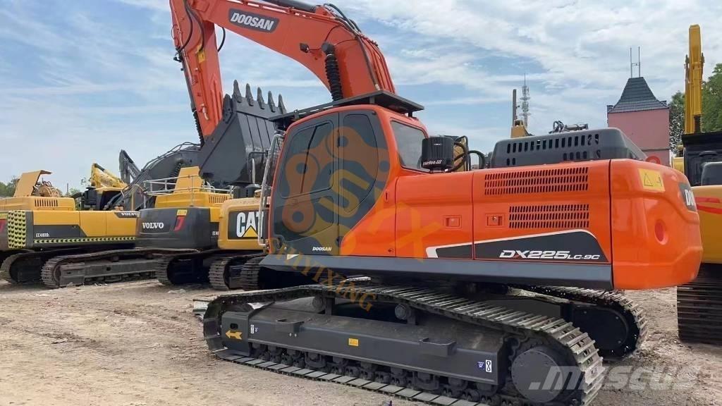 Doosan DX 225 LC Pásová rýpadla