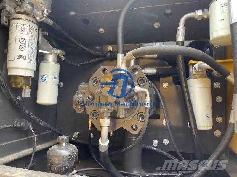 Volvo EC210 Pásová rýpadla