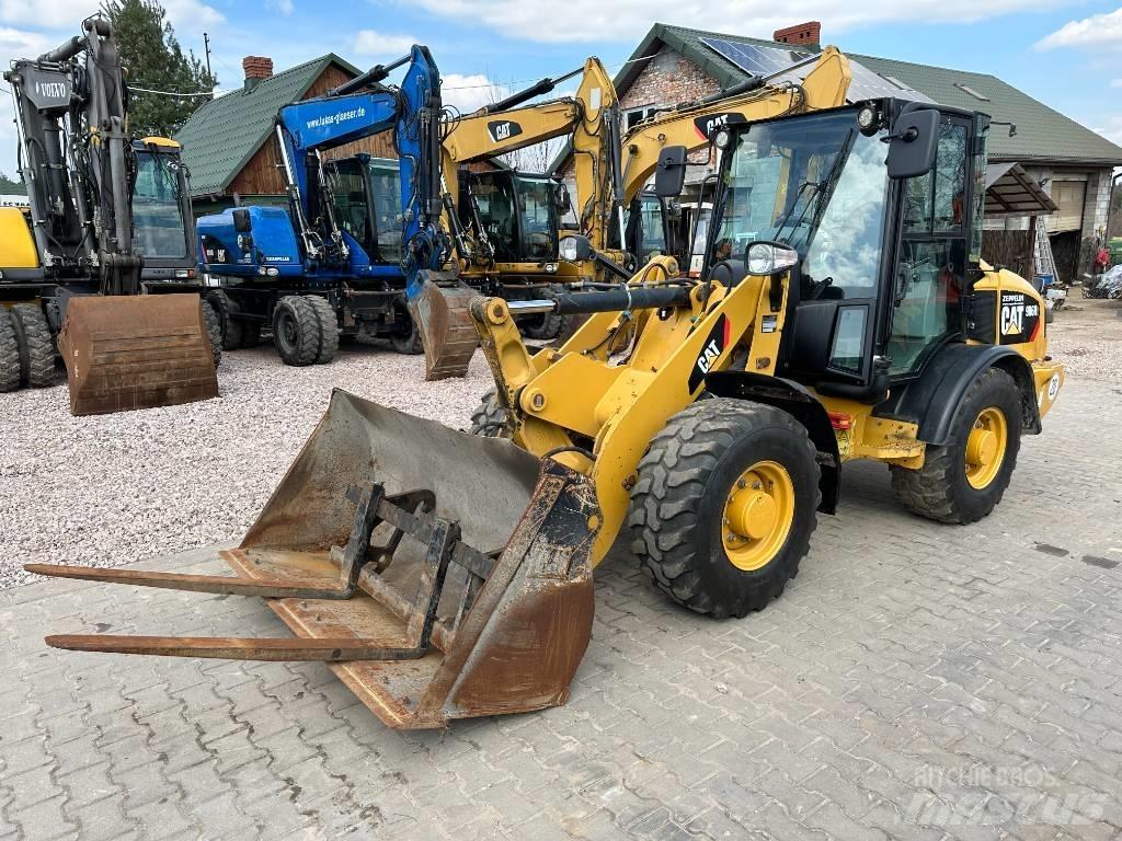 CAT 906 H 2 Kolové nakladače