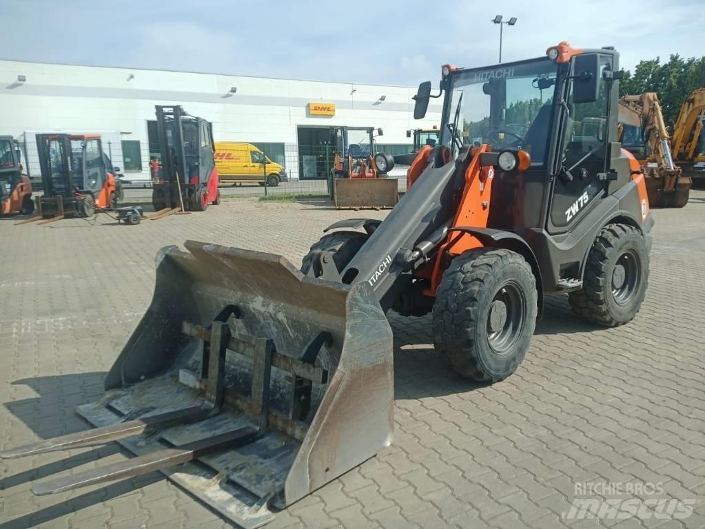 Hitachi ZW 75 Kolové nakladače