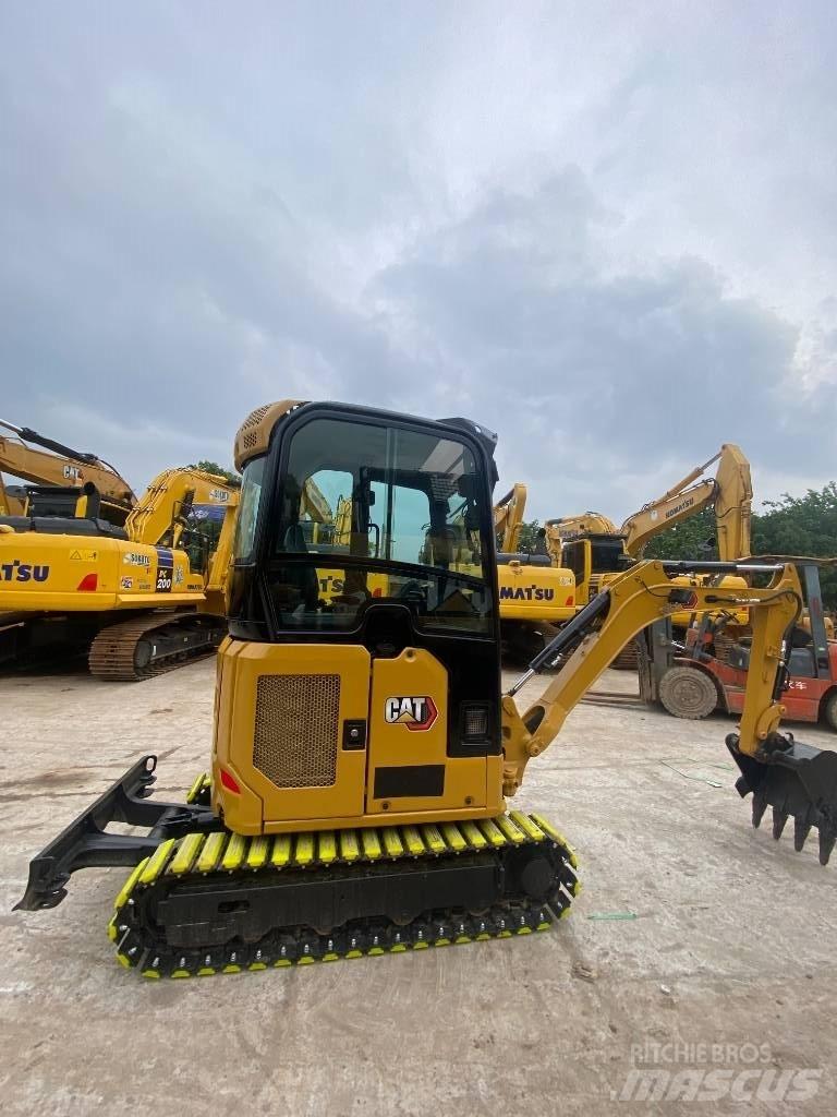 CAT 302 Mini rýpadla < 7t
