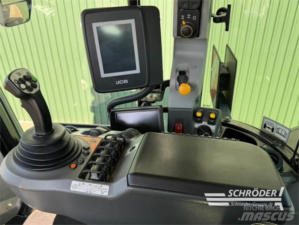 JCB FASTRAC 4220 Traktory