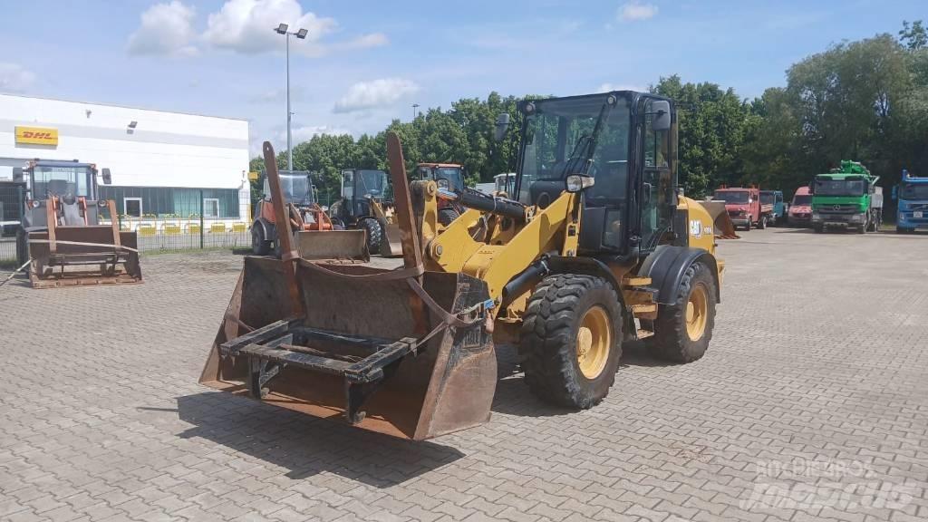 CAT 908 M Kolové nakladače