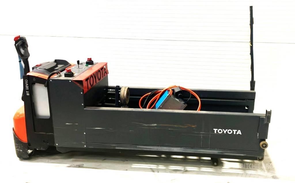 Toyota LWE200 + tugger Ruční paletový vozík