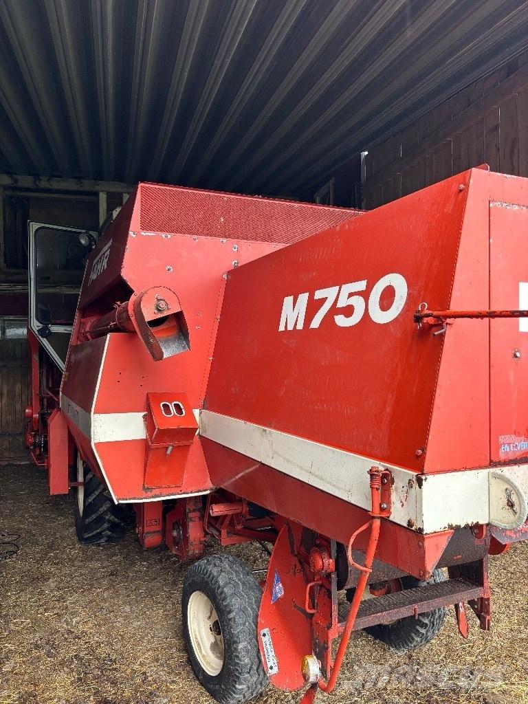 Deutz M750 Sklízecí mlátičky