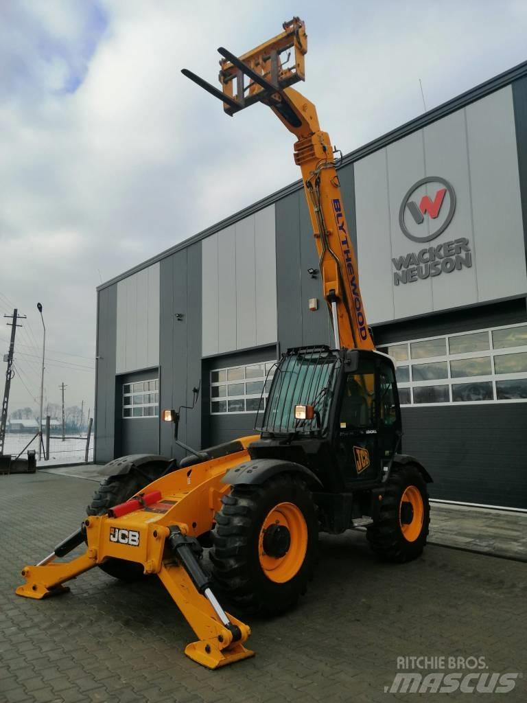 JCB 535-125 Teleskopické kolové nakladače