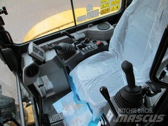 CAT 303.5 Mini rýpadla < 7t