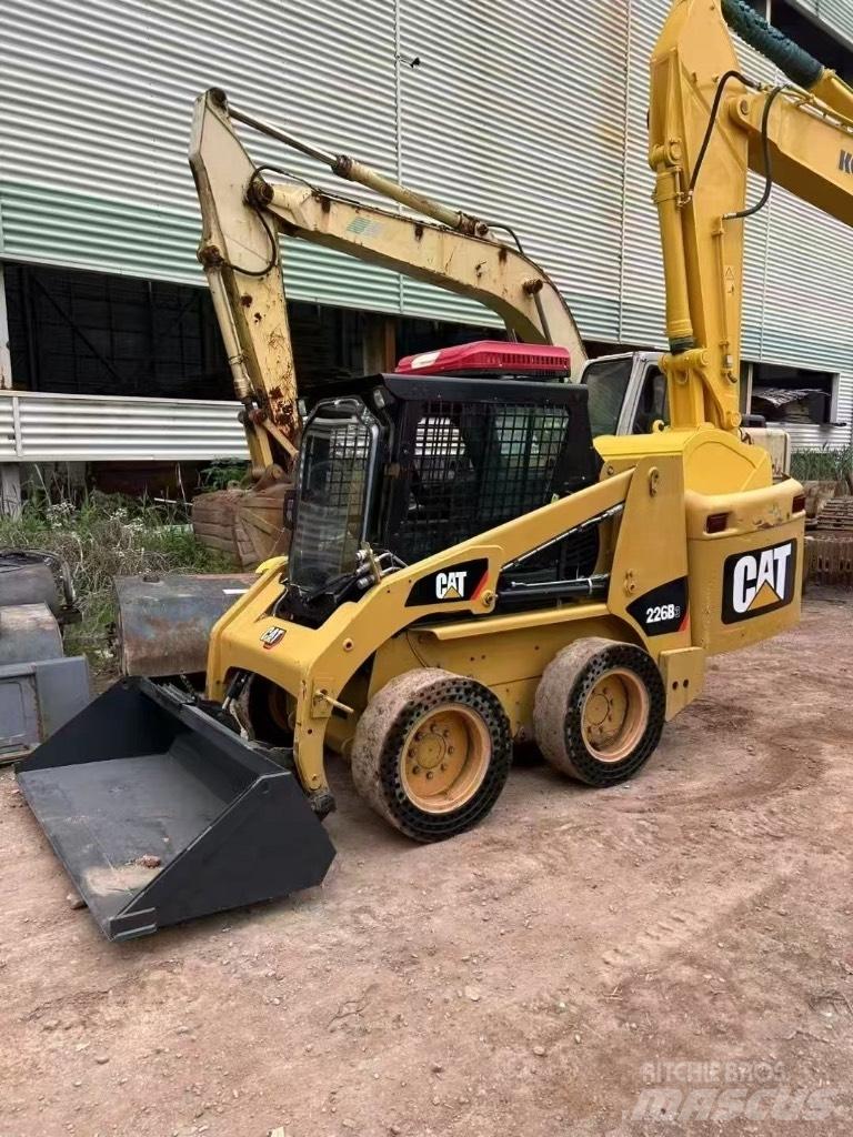 CAT 226 B 3 Smykem řízené nakladače