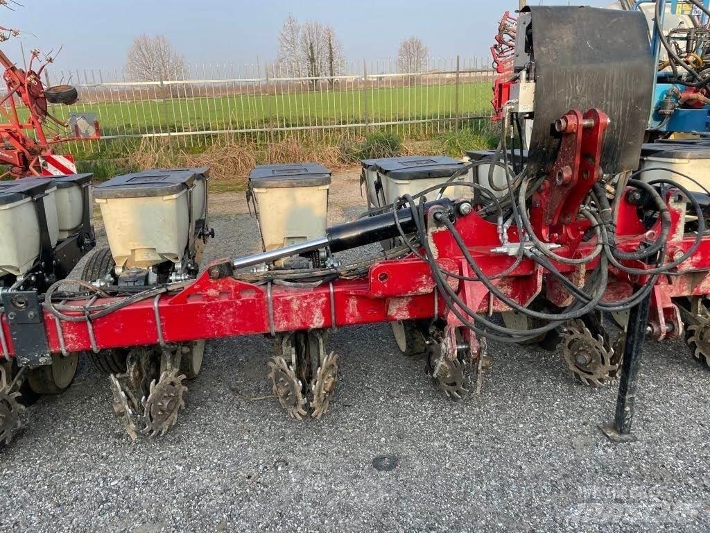 Kinze 8 FILE Sázecí stroje