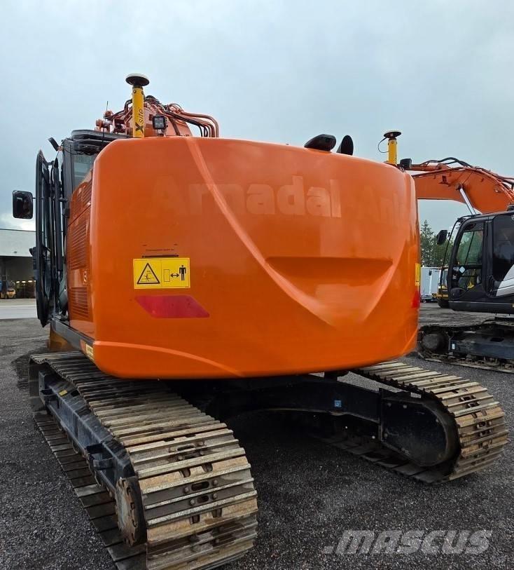 Hitachi ZX225USRLC-6 Pásová rýpadla