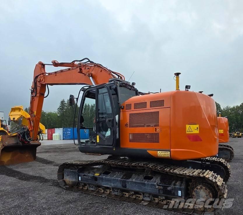 Hitachi ZX225USRLC-6 Pásová rýpadla