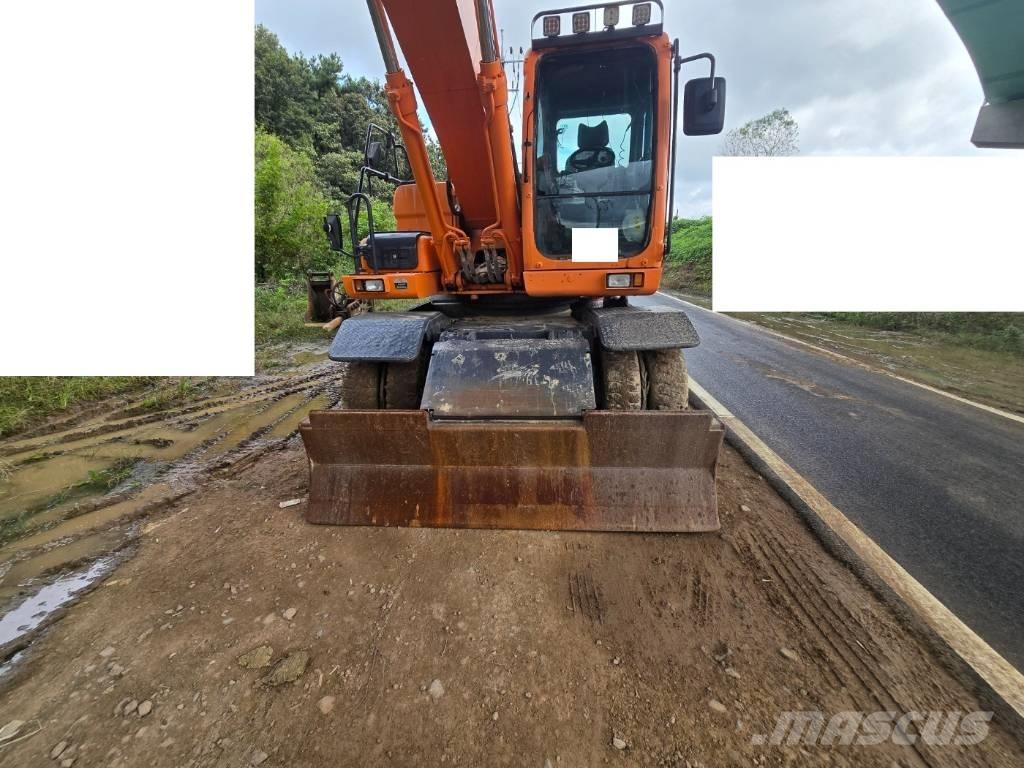 Doosan DX 210 W Kolová rýpadla