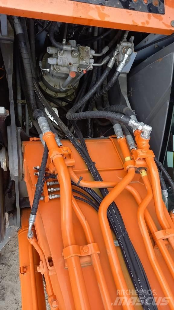 Hitachi ZX 210 LC Pásová rýpadla
