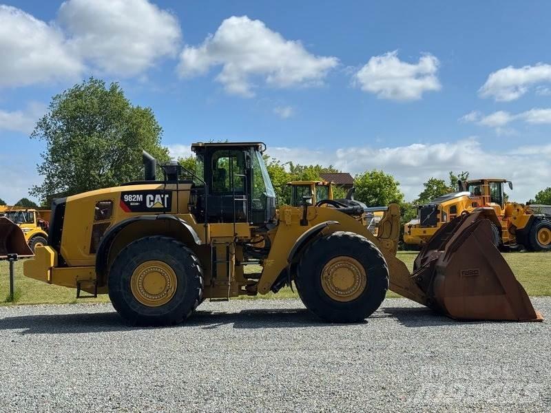 CAT 982 M Kolové nakladače