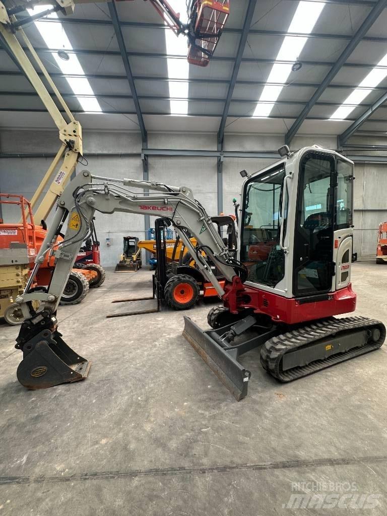 Takeuchi TB 325 R Mini rýpadla < 7t