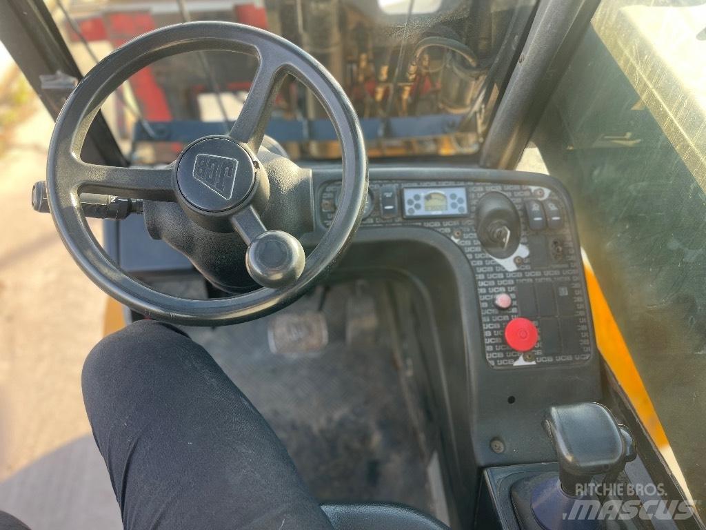 JCB TLT 35 D / 4x4 Teleskopické manipulátory