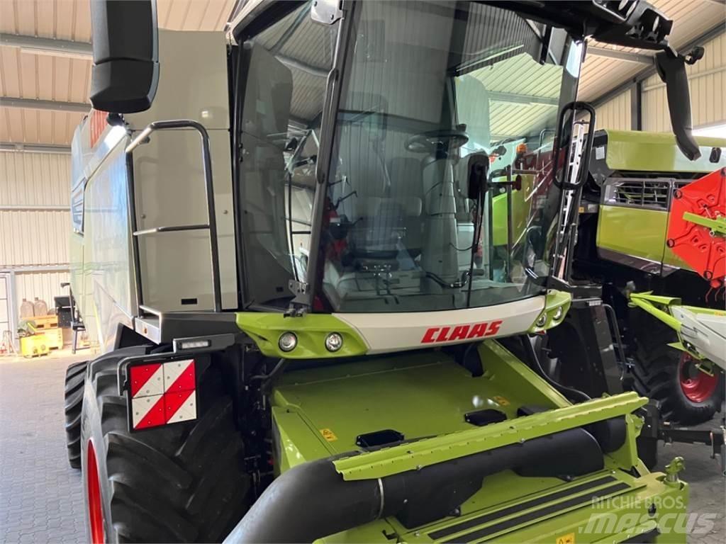 CLAAS TRION 730 Sklízecí mlátičky